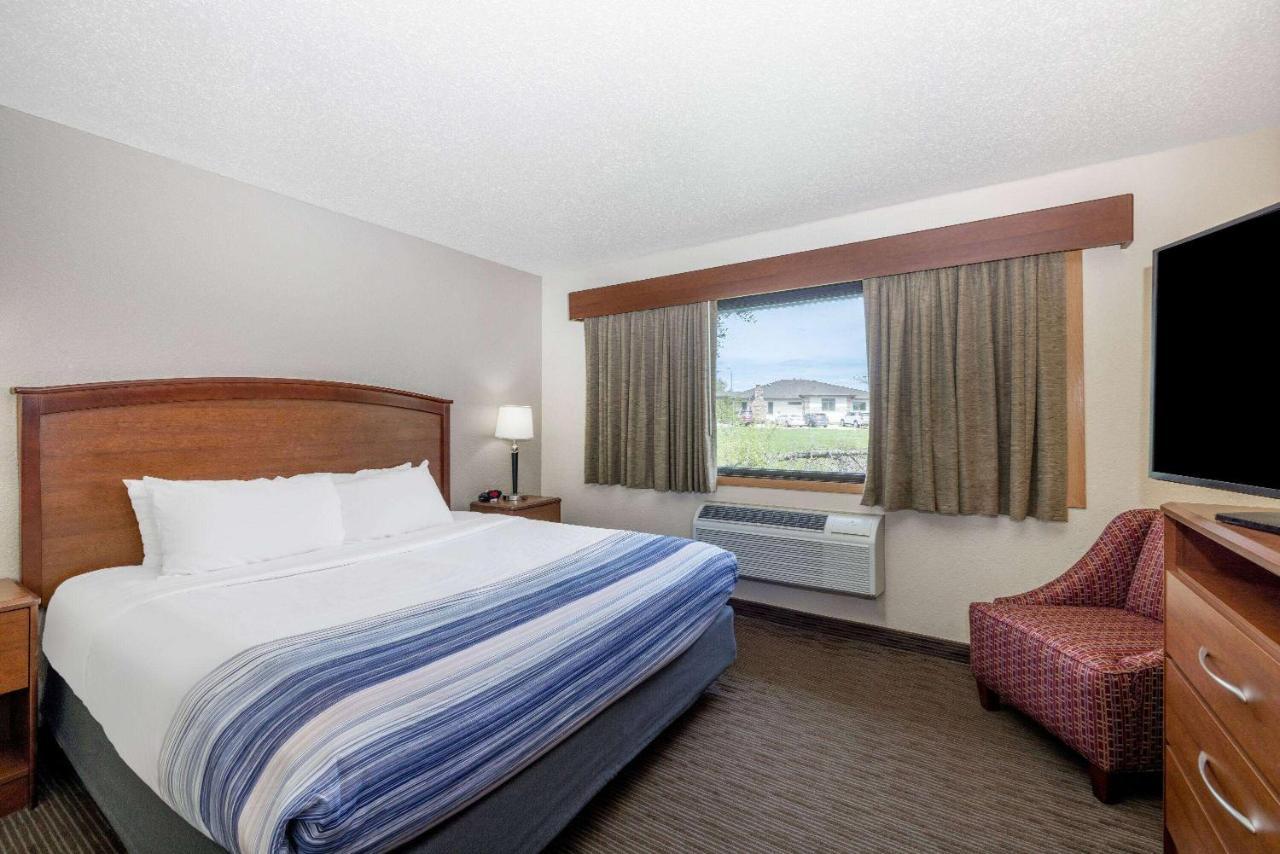 Americinn By Wyndham Dickinson Exteriér fotografie