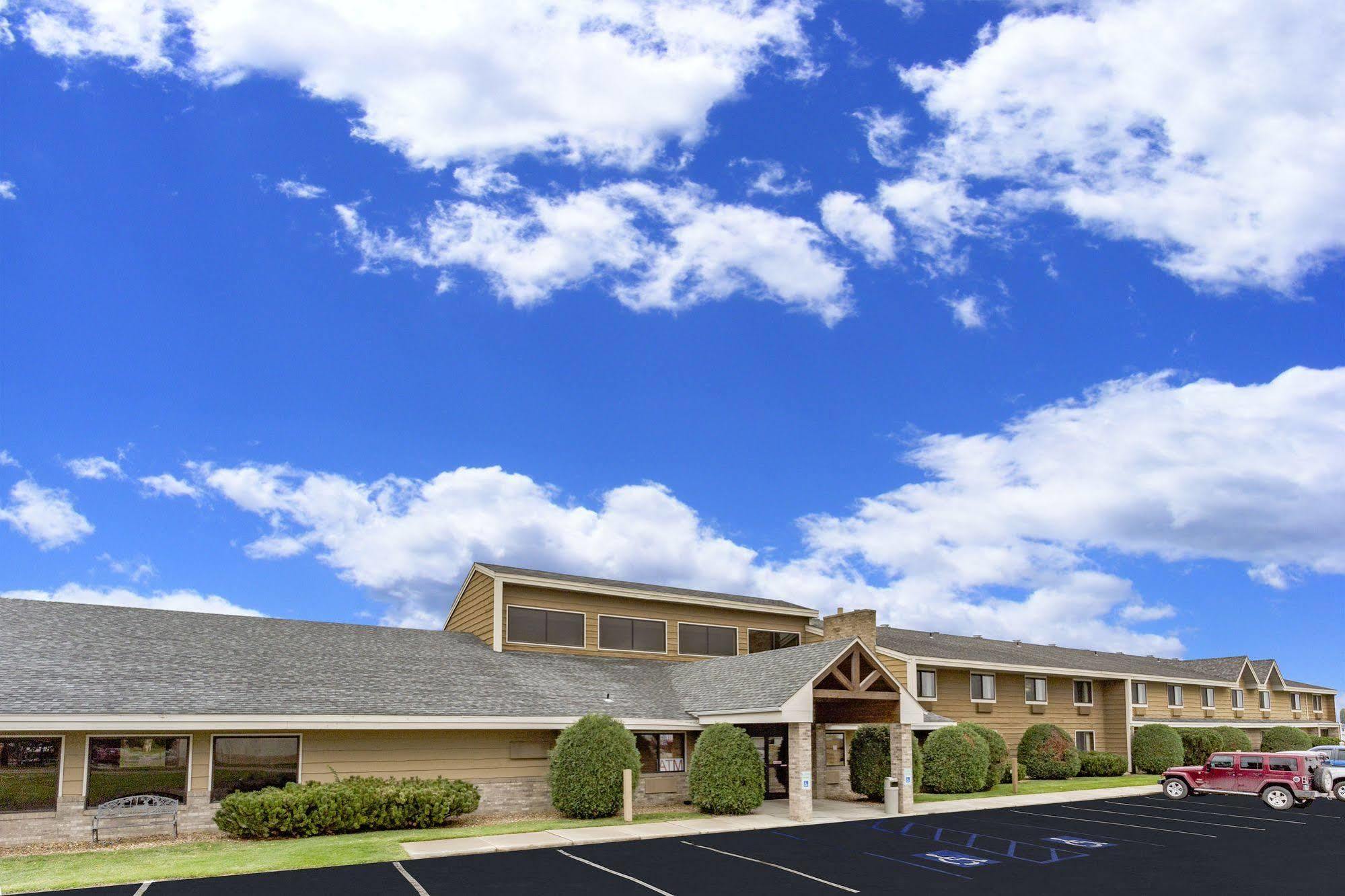 Americinn By Wyndham Dickinson Exteriér fotografie